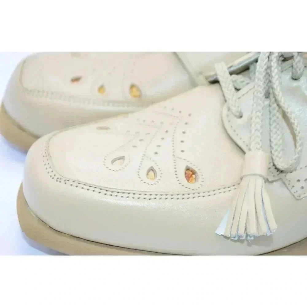 P. W. Minor Orthopedic Beige Lace Up Comfort Shoe